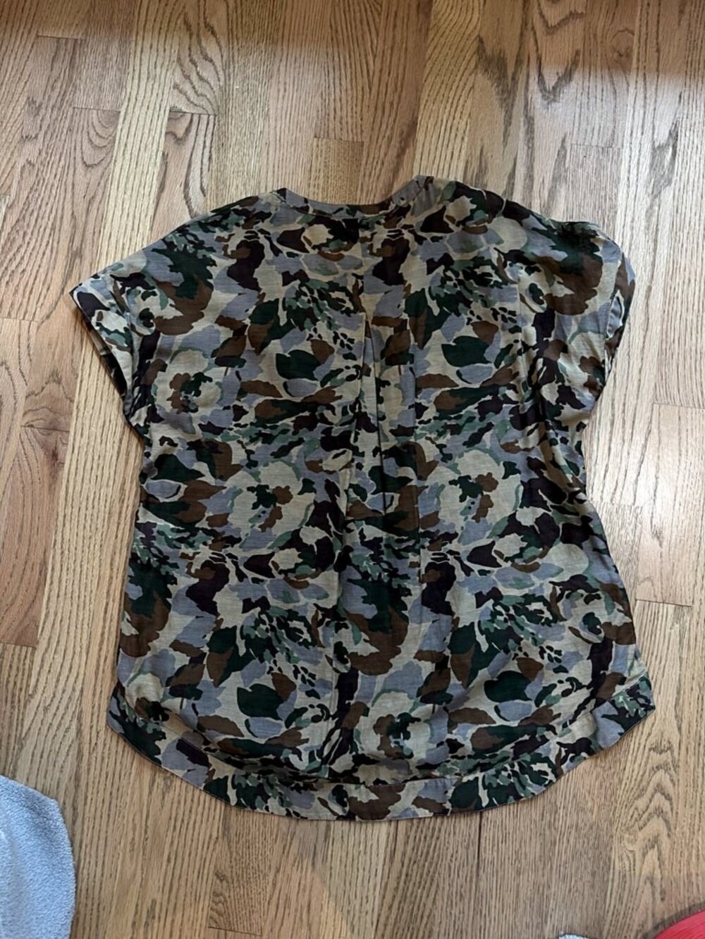 Billy Reid Camo Floral Print Popover Top Cap Sleeve Size M
